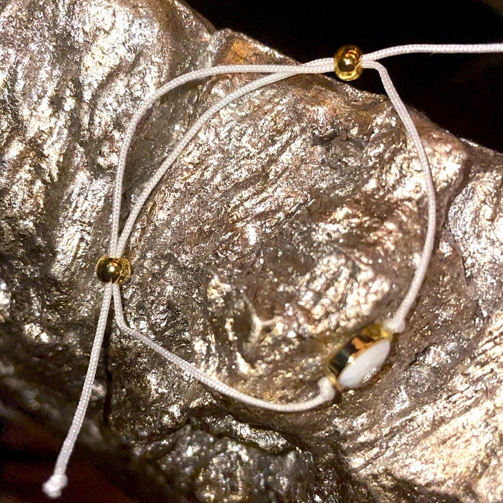 New GORJANA 18k gold plated “CALMING” bracelet - Picture 10 of 17